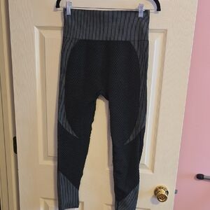 Sleek Black and Gray Leggings‎